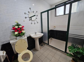 Kenyalang Riverine Emerald 12 Homestay